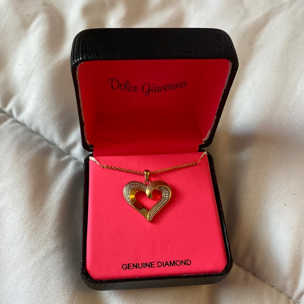Dolce Giavonna Heart Necklace💛